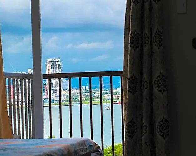 Saekyung 956 Sea View - Near Mactan Airport 호텔 3*